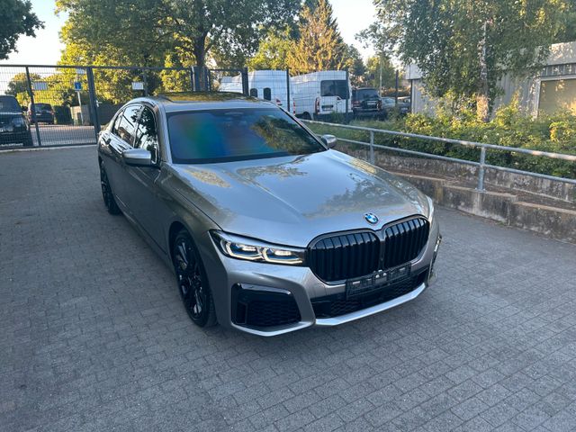 BMW 740Li/M-PAKET/20"/PANO/HUD/DIST/MASS/H&K/VOLL