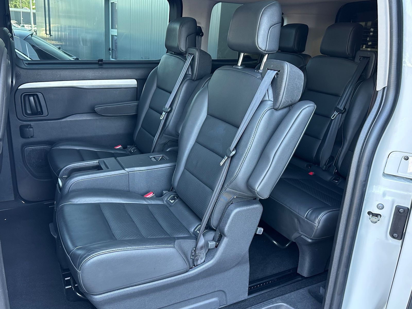 Fahrzeugabbildung Opel Zafira Life L2H1 2.0 Diesel NAV+PANORAMA+AHK+HUD
