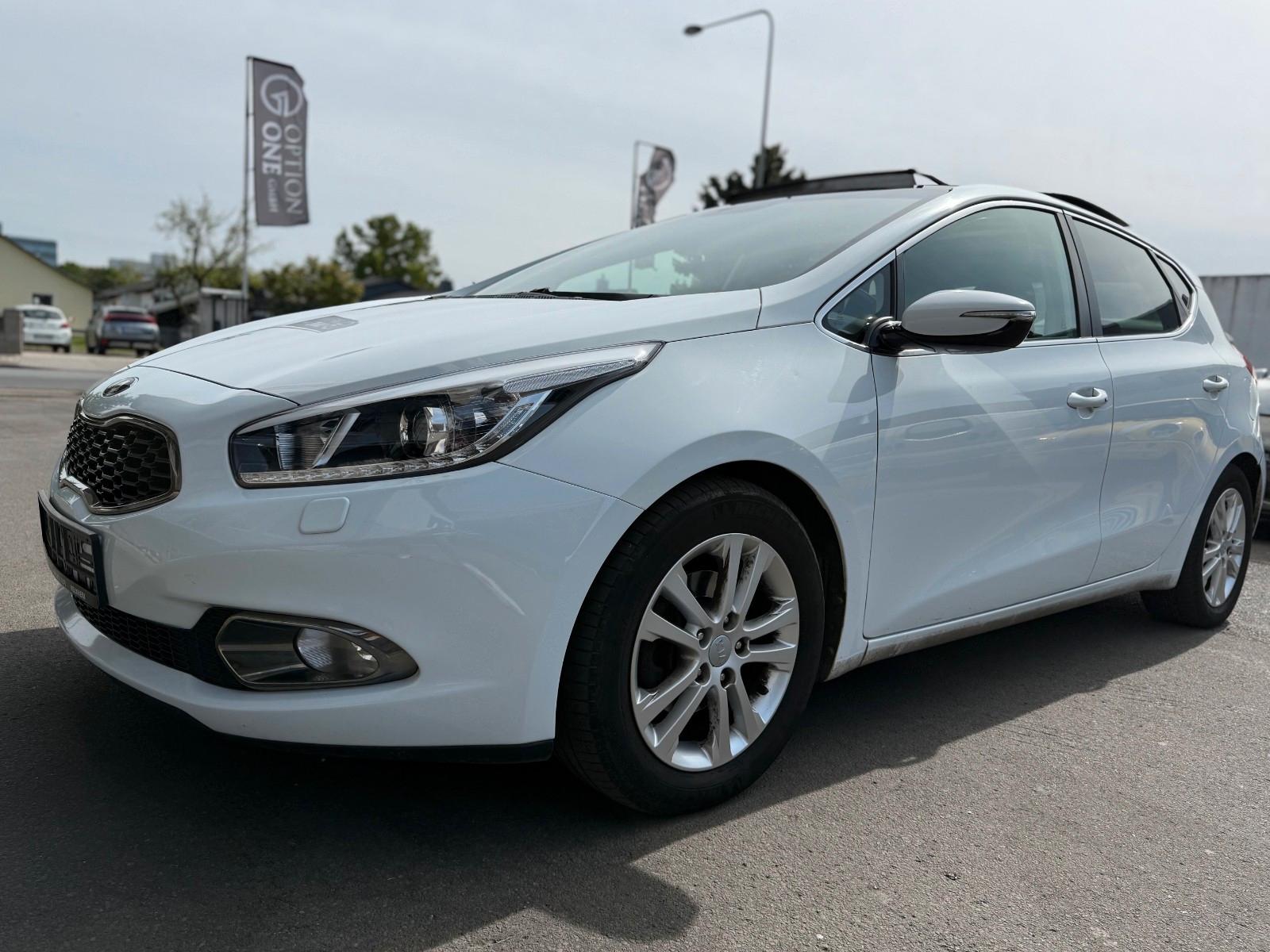 Kia cee'd / Spirit*Navi*Pano*Rck.Kamera*Sitzhzg.*