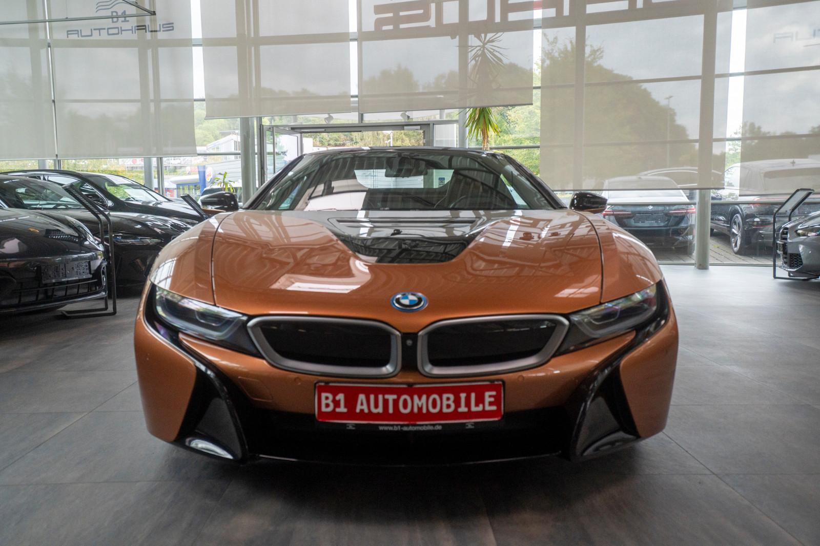 BMW i8 Roadster*HUD*H&K*LASER*CARBON