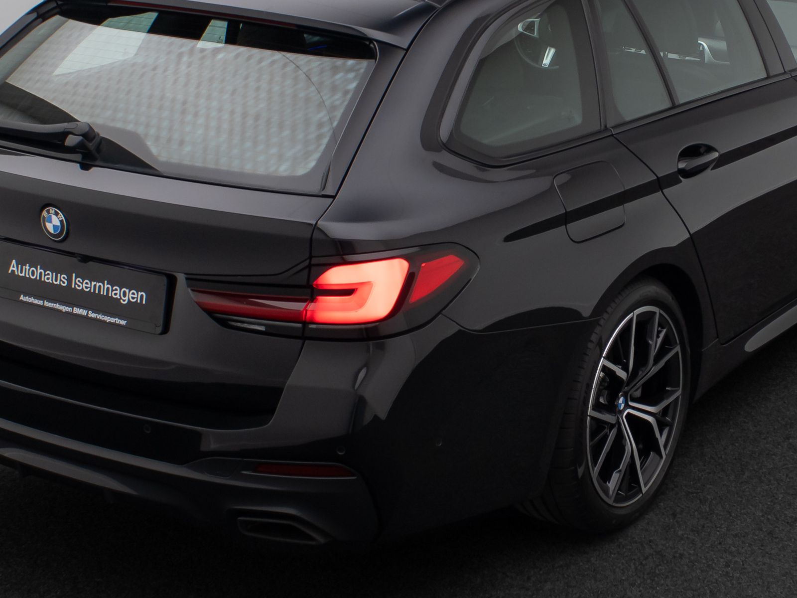 Fahrzeugabbildung BMW 530d M Sport HUD Panorama DAB Kamera HiFi 19Zoll