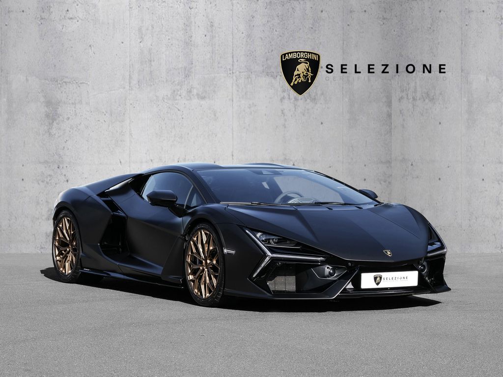 Image of Lamborghini Revuelto