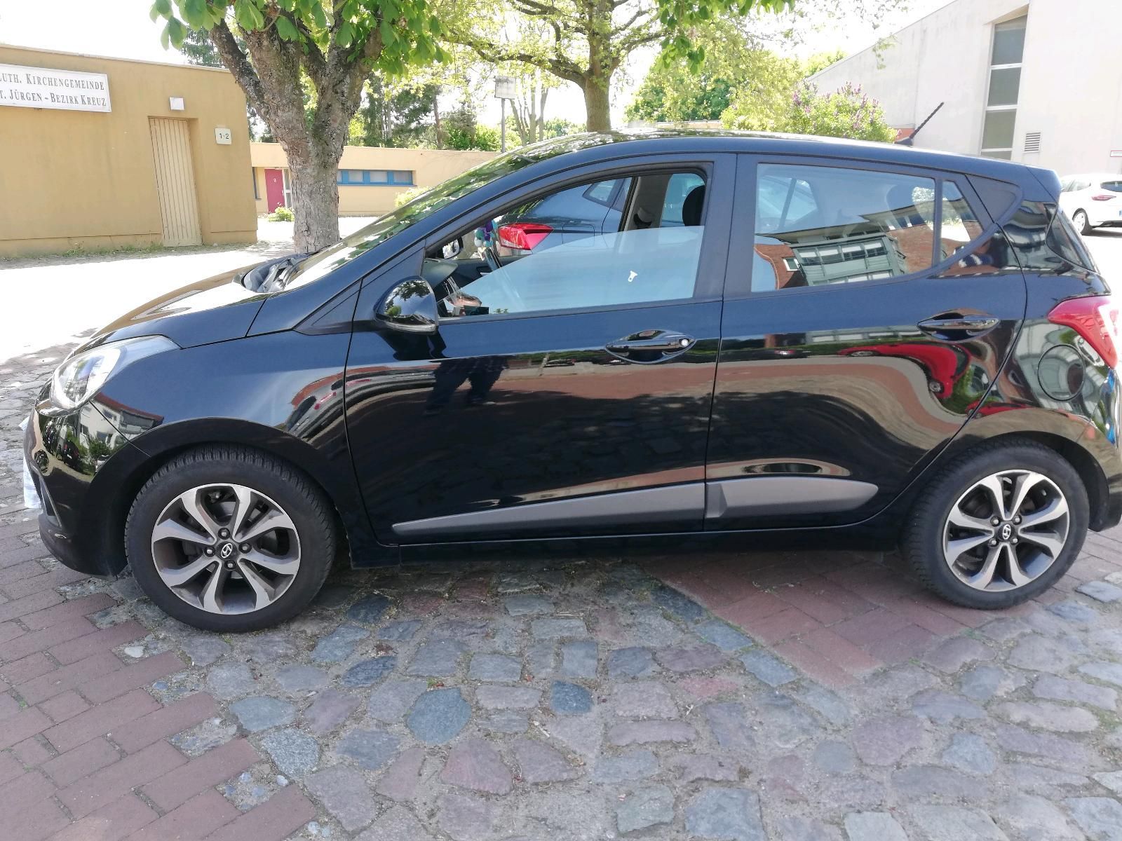 HYUNDAI i10