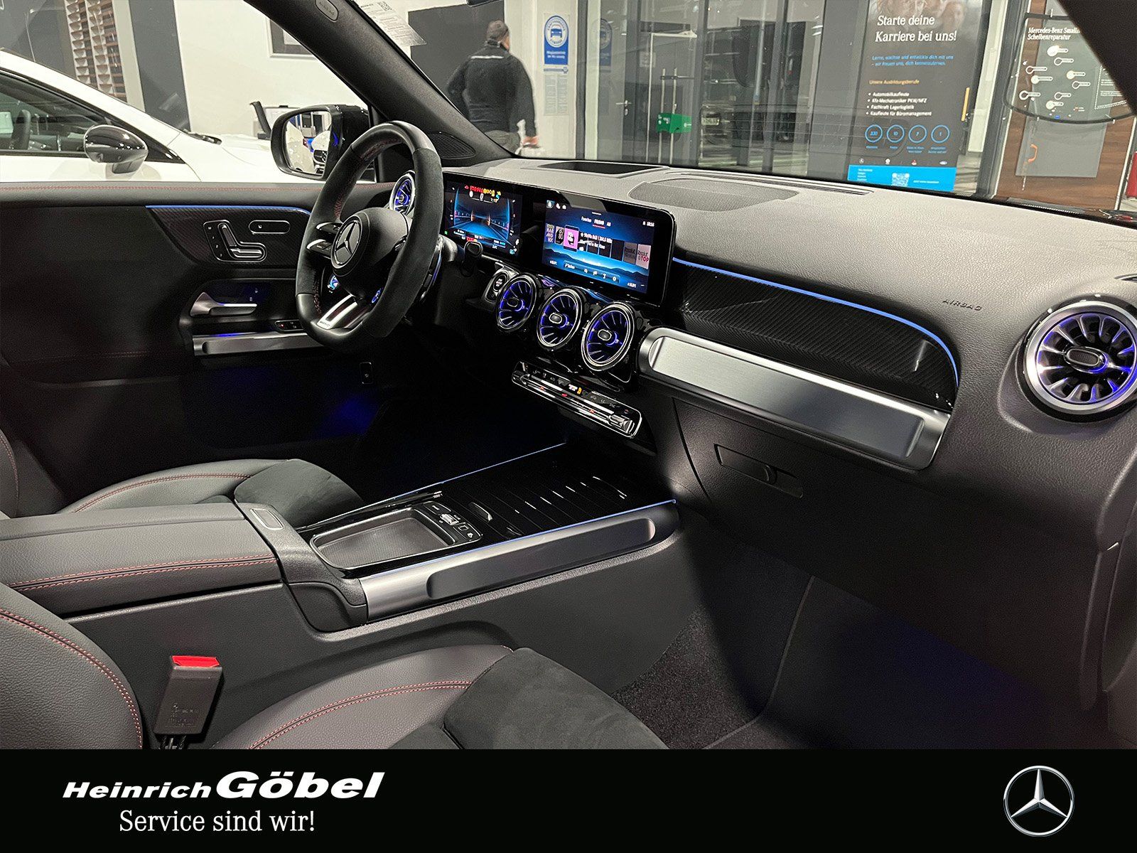 Fahrzeugabbildung Mercedes-Benz GLB 35 4M PANO+HUD+2xNIGHT.P+360°+MEMORY+MULTIB.