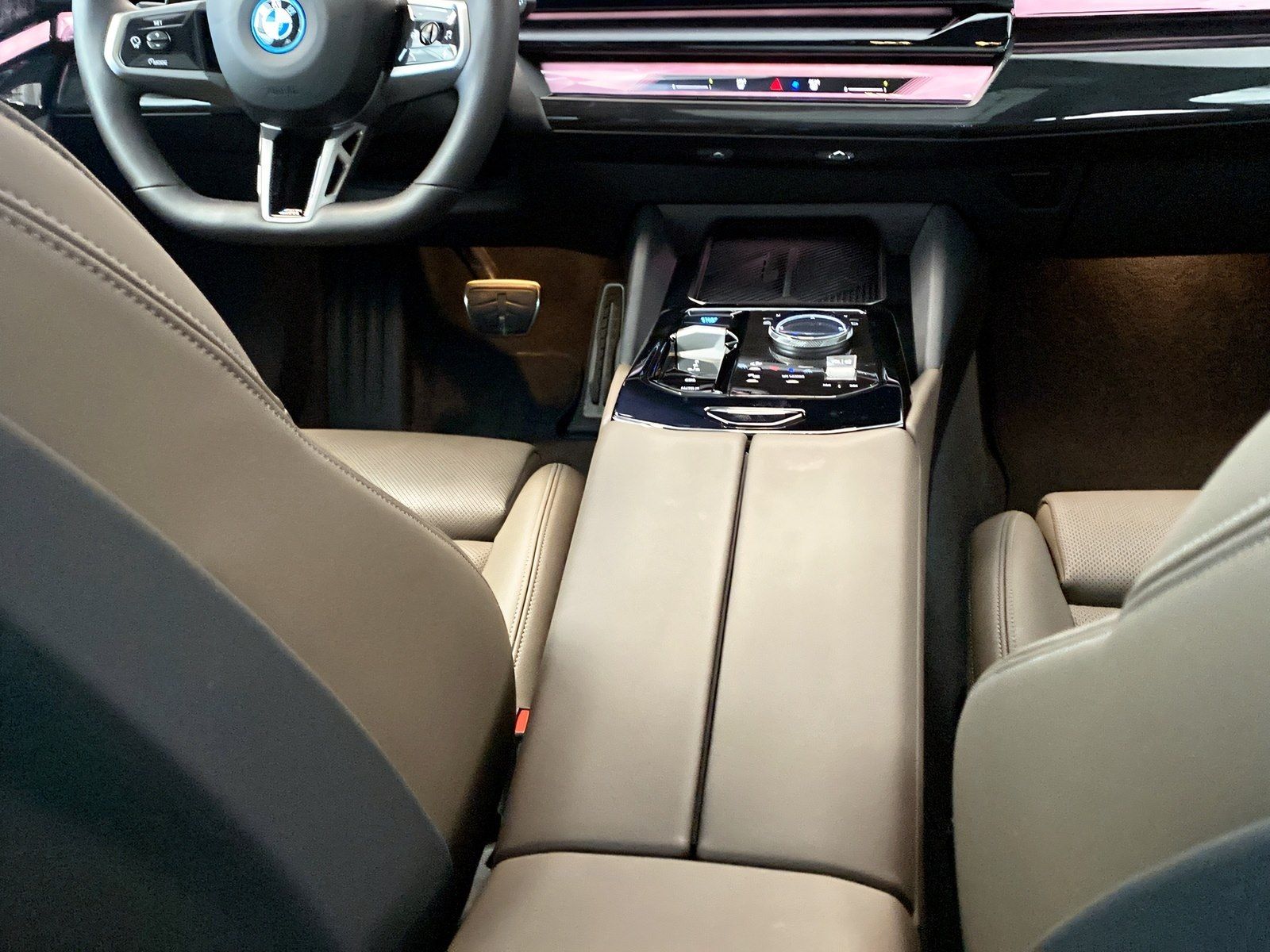 BMW i5 eDrive40 Touring M Sport AHK LiveCockpitProf foto 14
