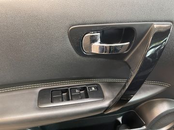 Nissan Qashqai 360 4X4 *PANORAMA*NAVI*TEILLEDER*