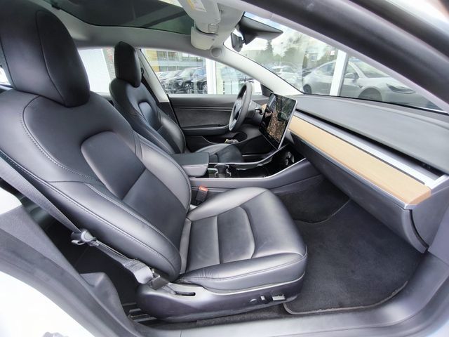 Fahrzeugabbildung Tesla Model 3 LR Dual AWD PANO+STDHZ+LED+KAM+NAVI+AHK+