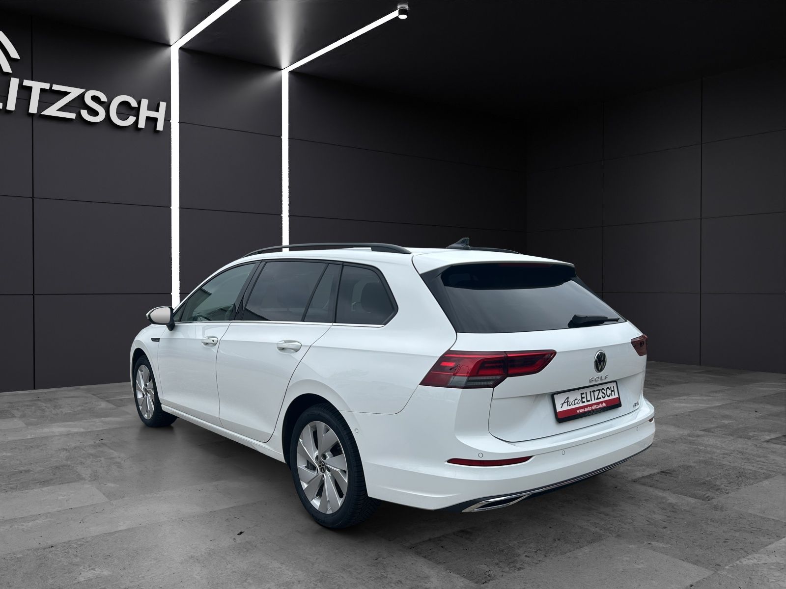 Fahrzeugabbildung Volkswagen Golf VIII Variant Style eTSI DSG LED+ ACC SH LRH