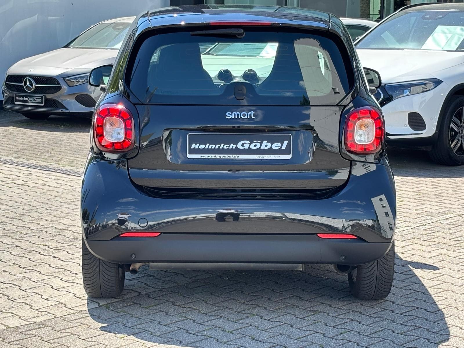 Fahrzeugabbildung Smart fortwo coupe passion (52kW) PANO GJR SITZHEIZUNG