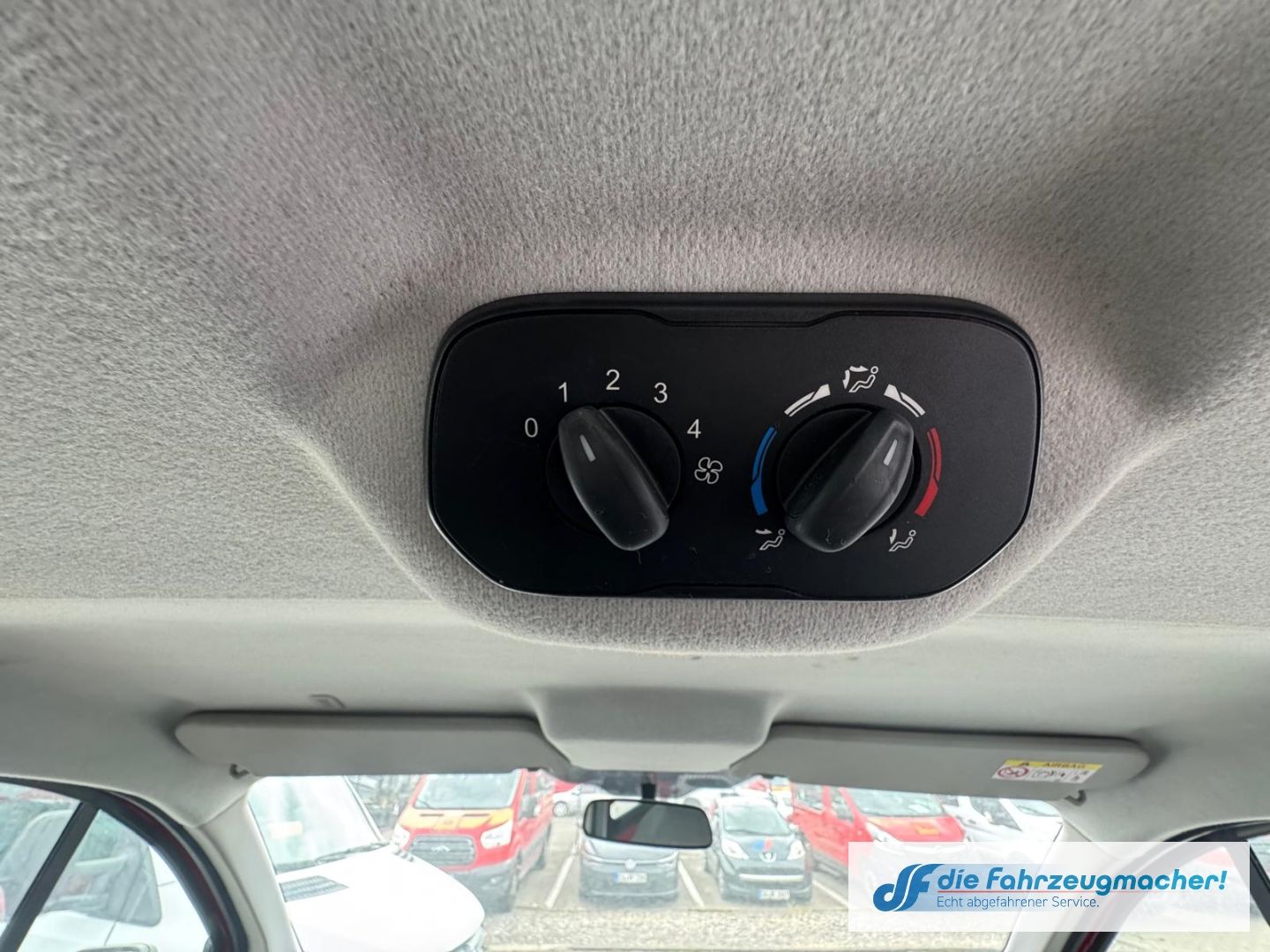 Fahrzeugabbildung Ford Transit Custom Tourneo 300 L1 *TURBOSCHADEN*2352