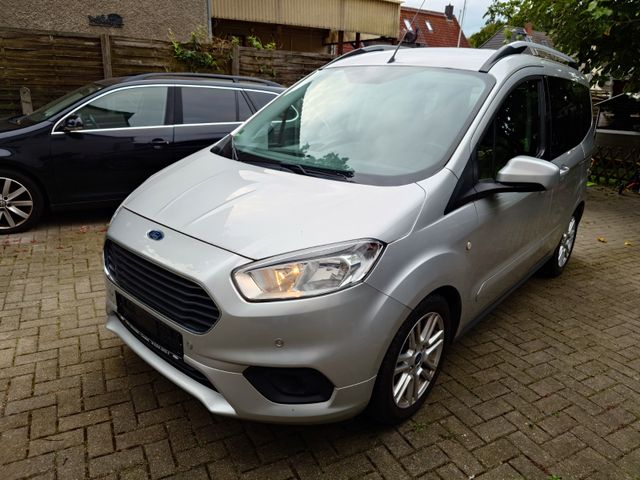 Ford Tourneo Courier Titanium 1.0i 47TKM/ALU/PDC/AHK