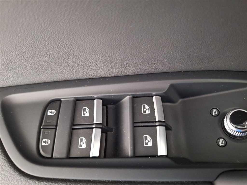 Audi Q5 S line 40 2.0 TDI quattro S-tronic Business