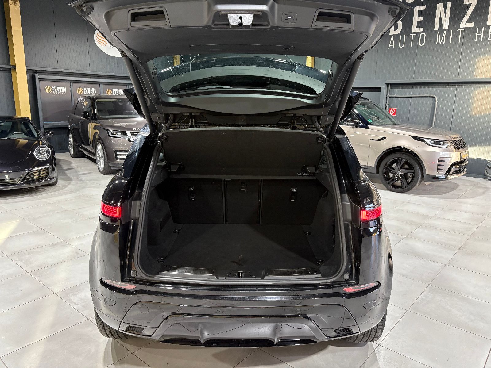 Fahrzeugabbildung Land Rover Range Rover Evoque R-Dynamic SE/MEMORY/ACC/APPLE