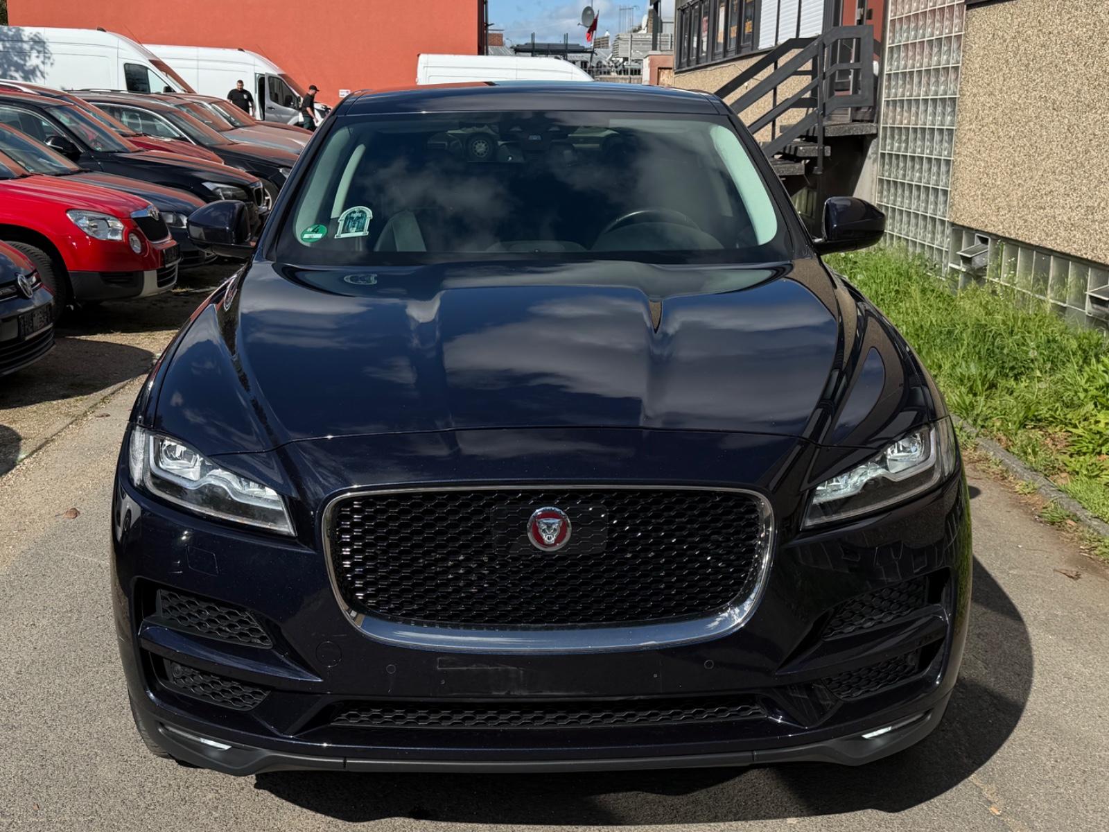Jaguar F-PACE Portfolio AWD 1 HAND AHK SCHECKHEFT