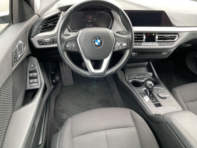 Fahrzeugabbildung BMW 118 i Advantage Autom. Navi, Sitzheizung, Tempom