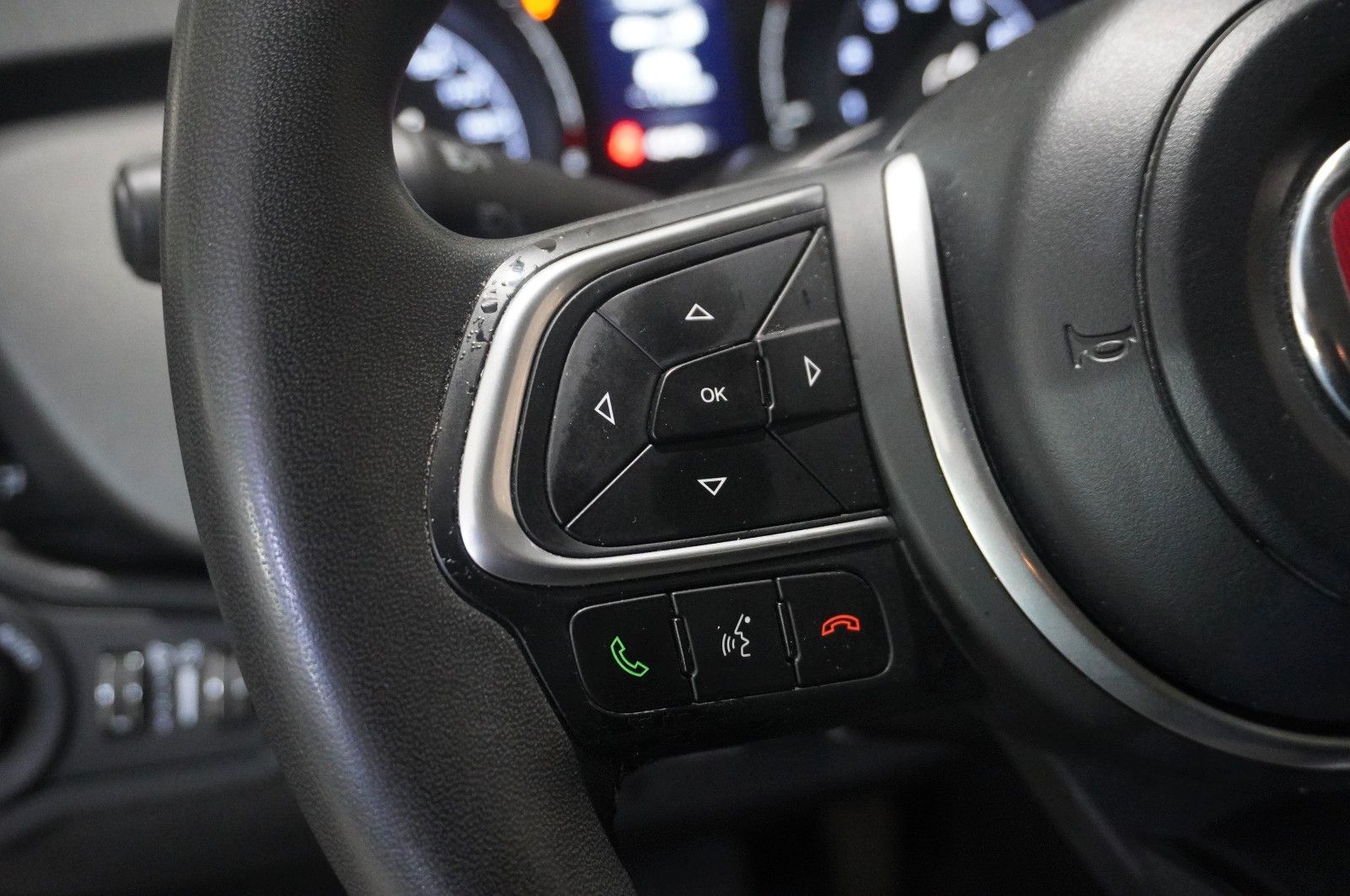 Fahrzeugabbildung Fiat 500X 1.3T CROSS DCT NAVI/LED/PDC/SPORT/TEMP/DAB+