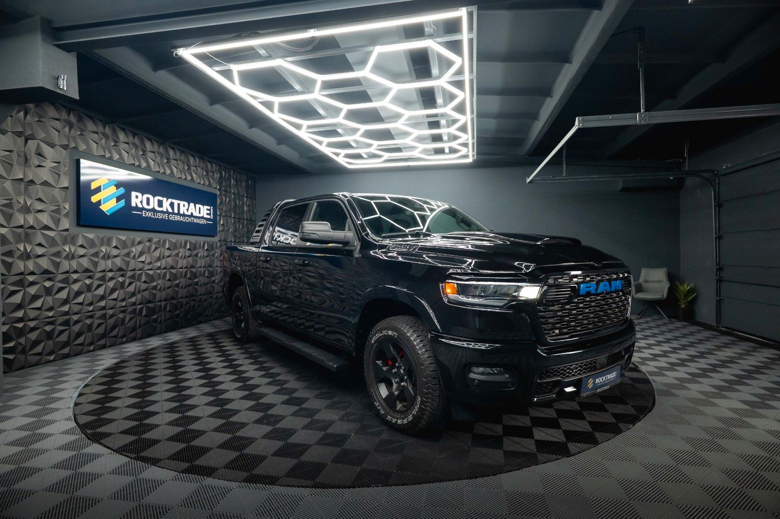 Fahrzeugabbildung Dodge RAM 3.0 MY 25 TWIN TURBO BLACK EDITION *LED*ACC*