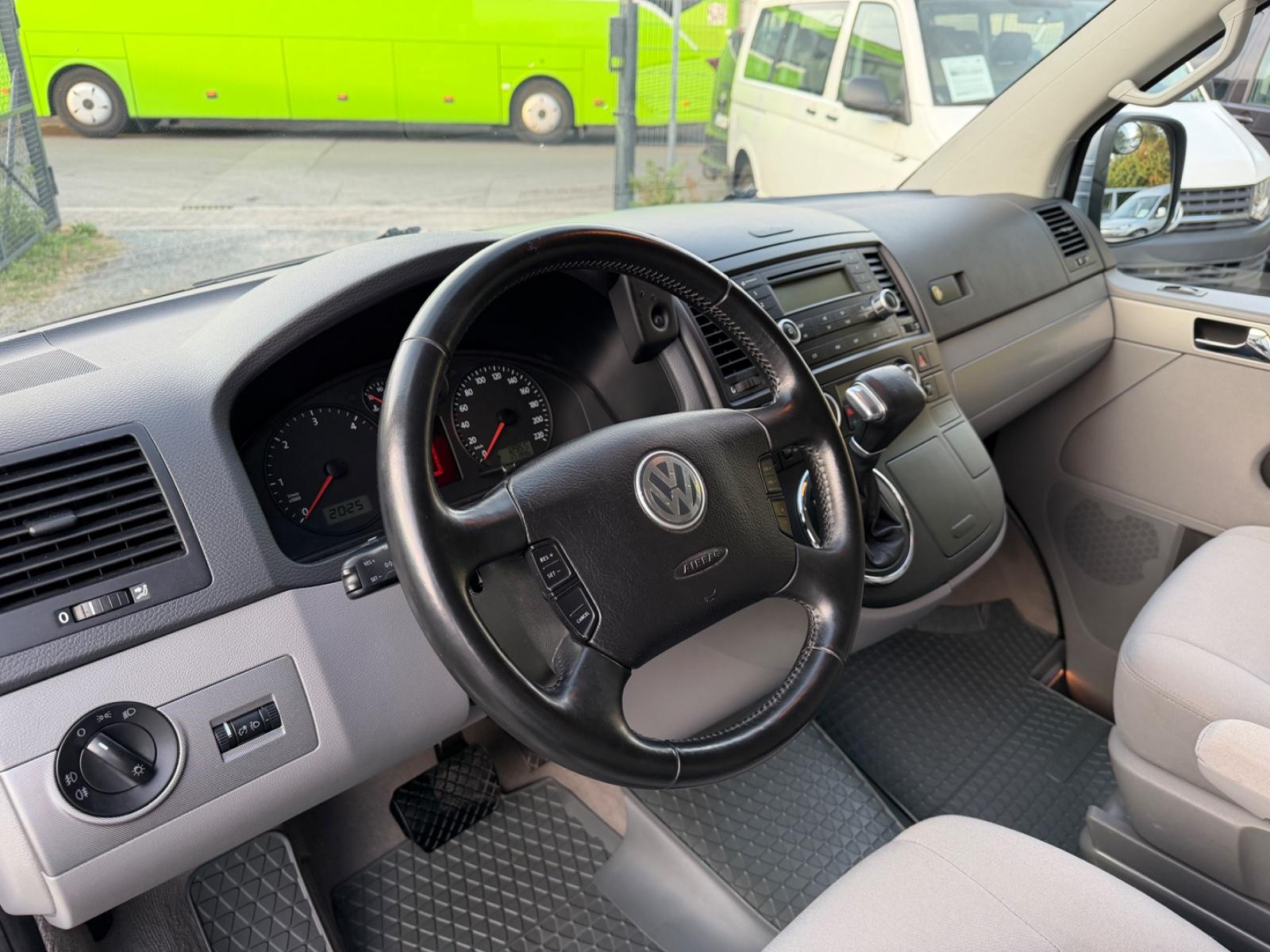 VOLKSWAGEN T5 MULTIVAN 2.0 TDI 140ch DSG - CONFORTLINE - 1ère MAIN - CLIM AUTO - RÉGULATEUR