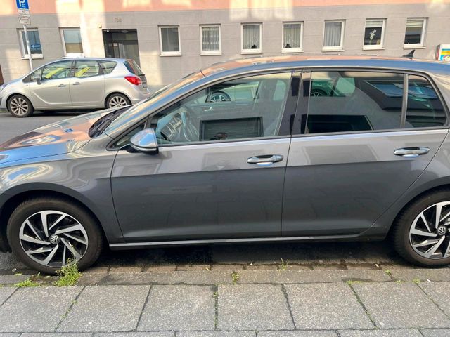 VW Golf