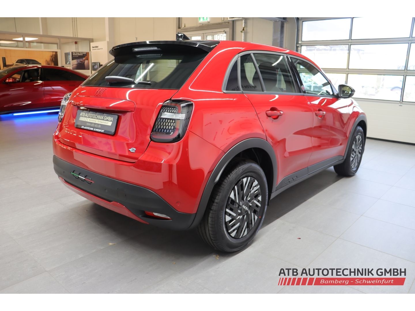 Fahrzeugabbildung Fiat 600e 54kWh Red SOH 97,1% LED Apple CarPlay Klima