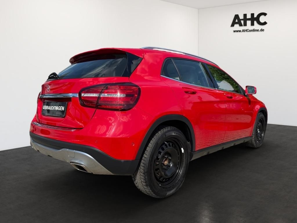 Fahrzeugabbildung Mercedes-Benz GLA 180 Progressive Navi LED Memo SHZ SpurH KAM