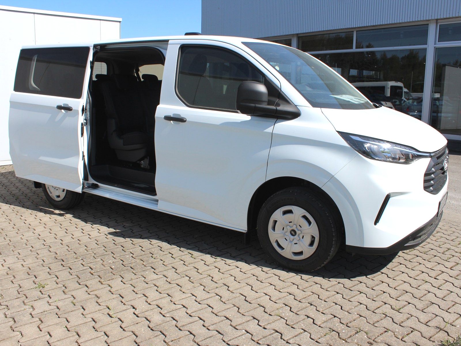 Fahrzeugabbildung Ford Transit Custom 320 L1 FWD Trend