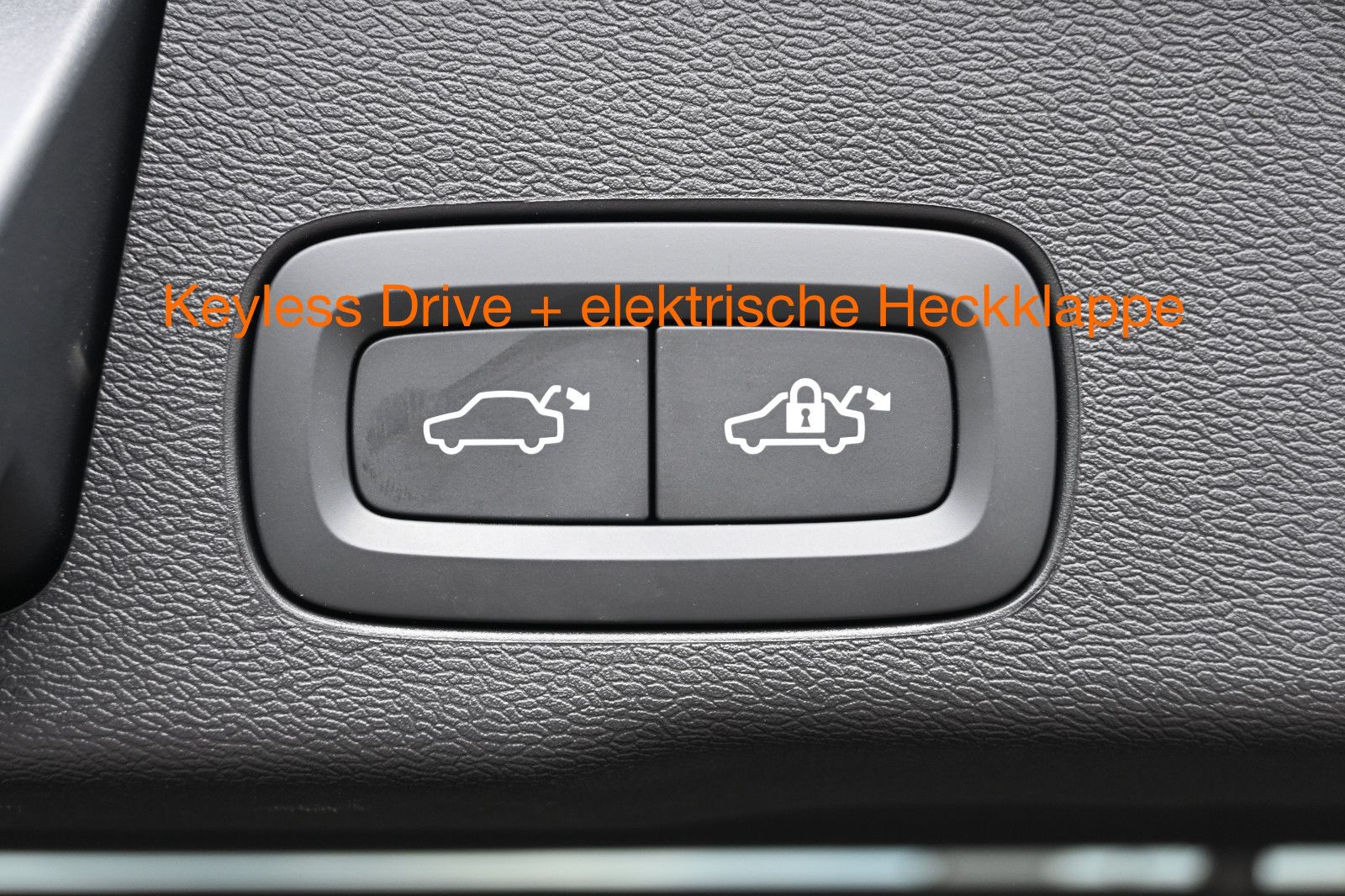 Fahrzeugabbildung Volvo XC60 B4 D Plus Dark °ACC°STANDHEIZ°360°KAM°HARM°