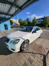 Mercedes-Benz E 63 AMG zu verkaufen Unfallfahrzeug - Mercedes E 63 AMG Unfallwagen