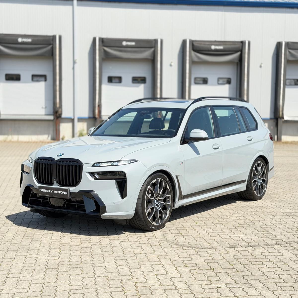 BMW M Sp/ExecutiveDrivePro/Aktivlenkung/IconicGlow