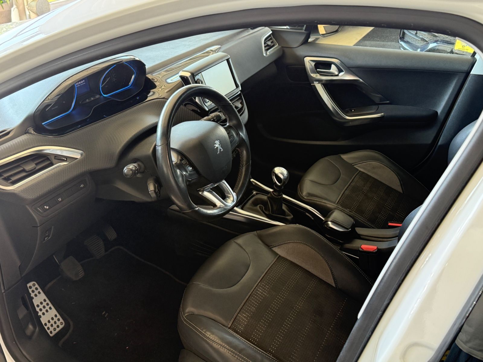 Fahrzeugabbildung Peugeot 2008 Allure