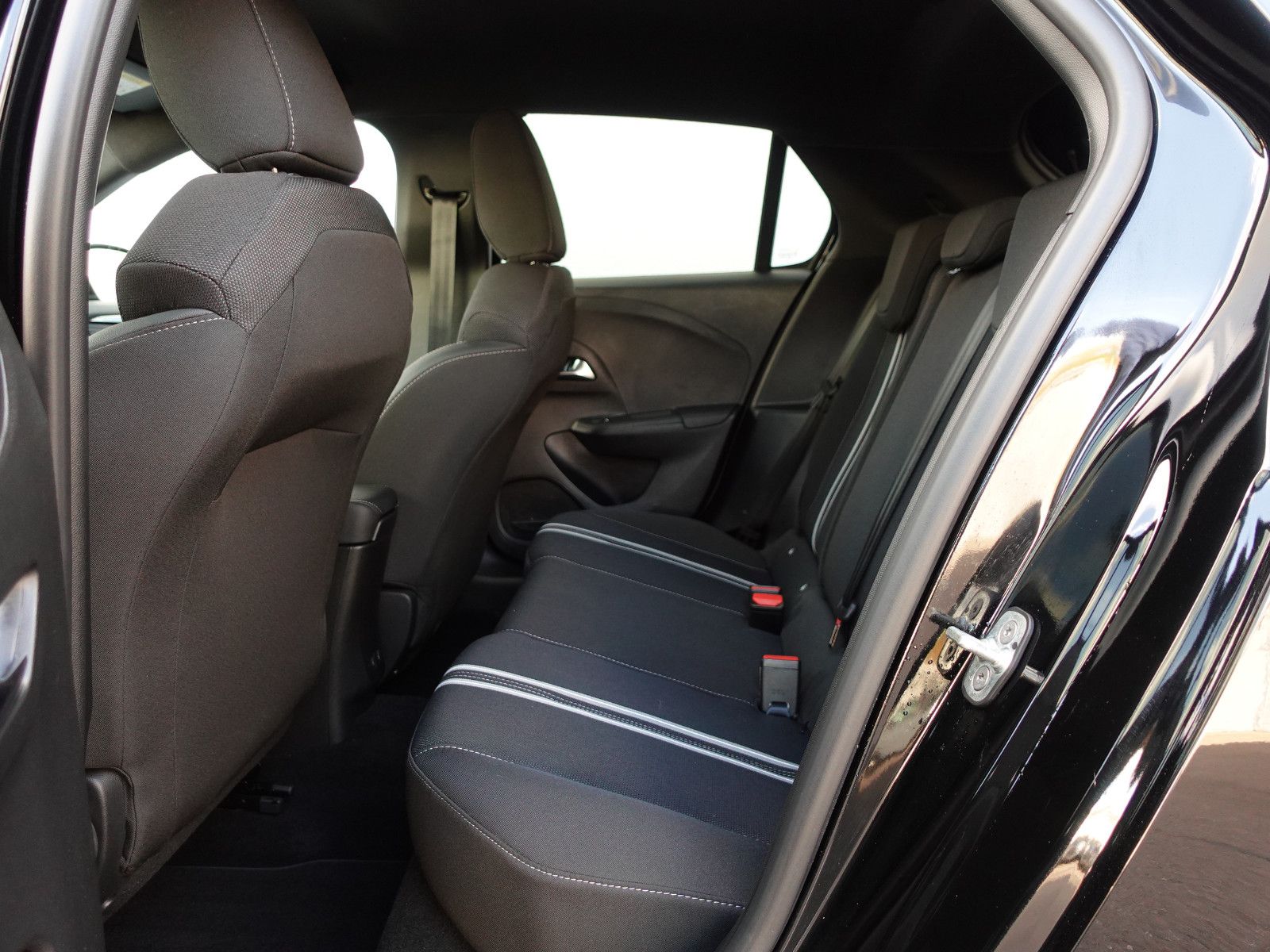 Fahrzeugabbildung Opel Corsa GS 1.2T,Navi,Kamera,Sitzhzg,Allwetter,LED