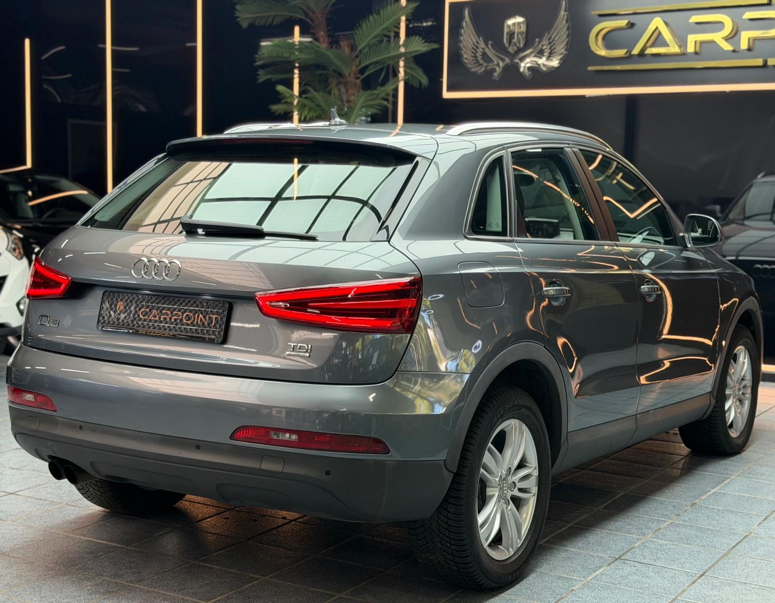 Audi Q3 2.0 TDI quattro/Xenon/Navi/BT/SHZ/PANO