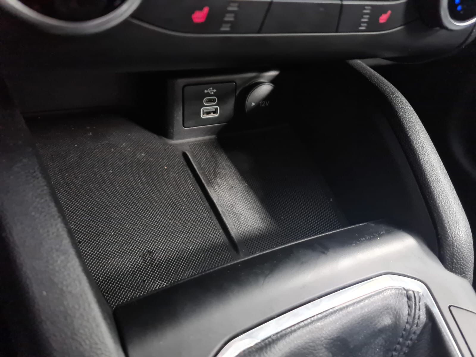 Fahrzeugabbildung Ford Kuga Cool & Connect / LED / 1. HAND