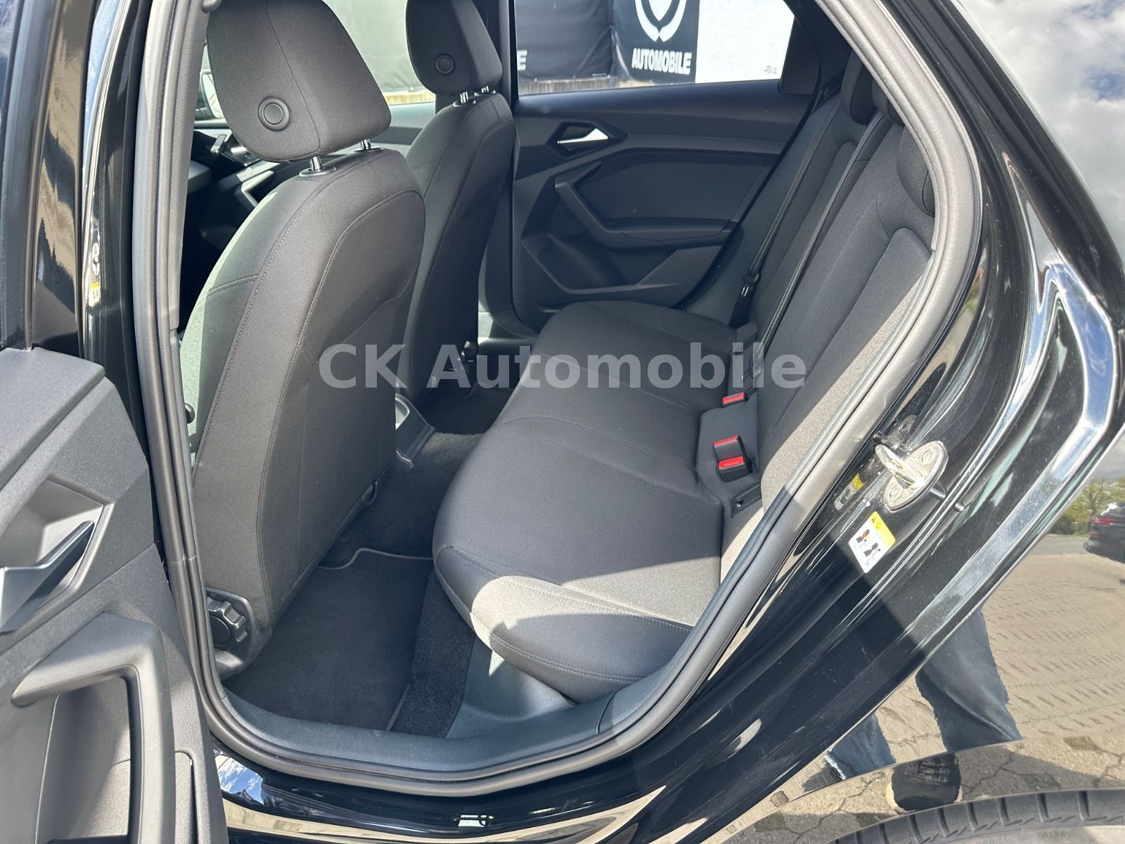 Fahrzeugabbildung Audi A1 Sportback 30 TFSI DSG S-Line/MMI Plus/PDC