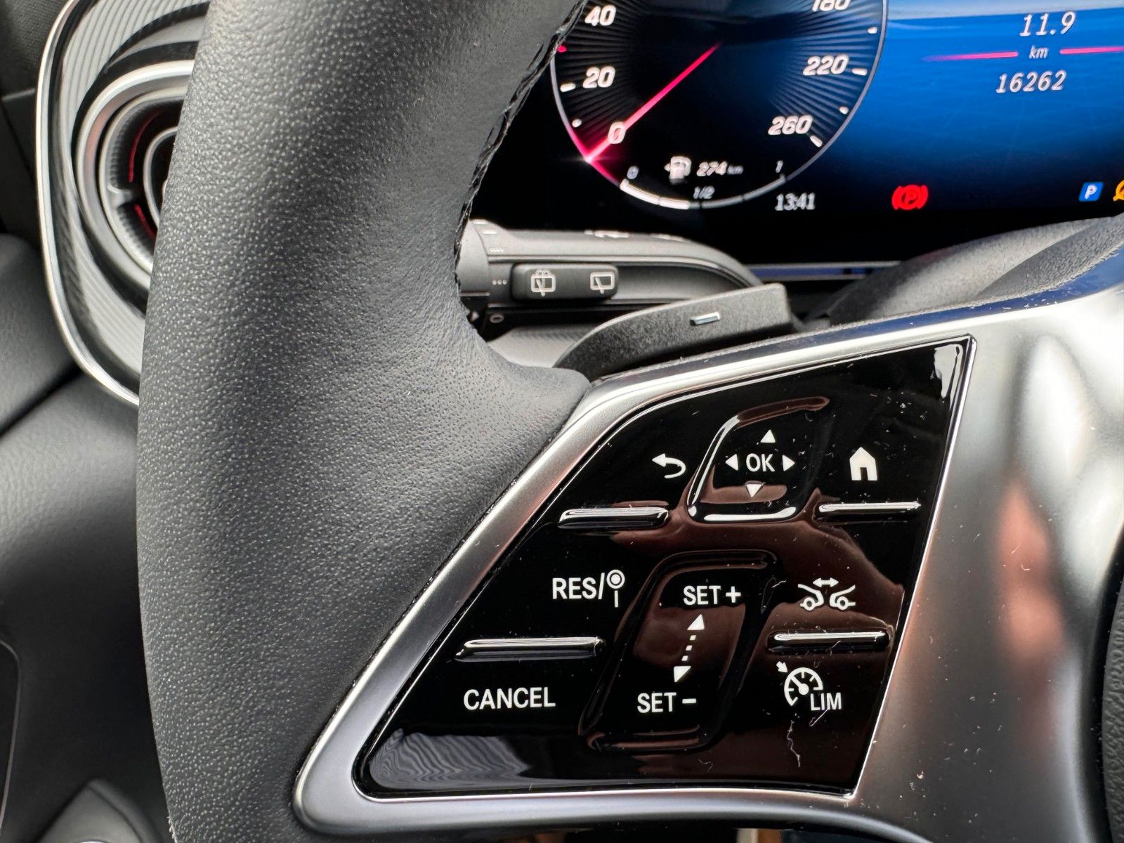 Fahrzeugabbildung Mercedes-Benz V 220 d STYLE K Liege-Paket AHK2,5 DISTRONIC