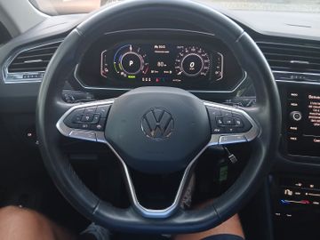 Volkswagen Tiguan - 12