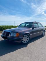 Mercedes-Benz W124 230E - Mercedes-Benz 230: W124 230e