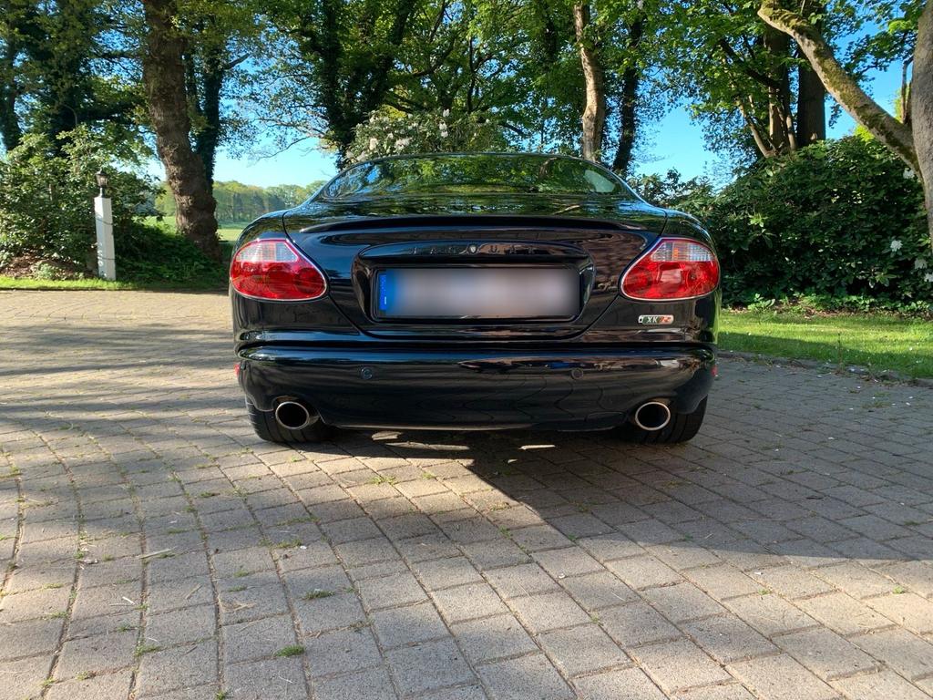 Jaguar XKR