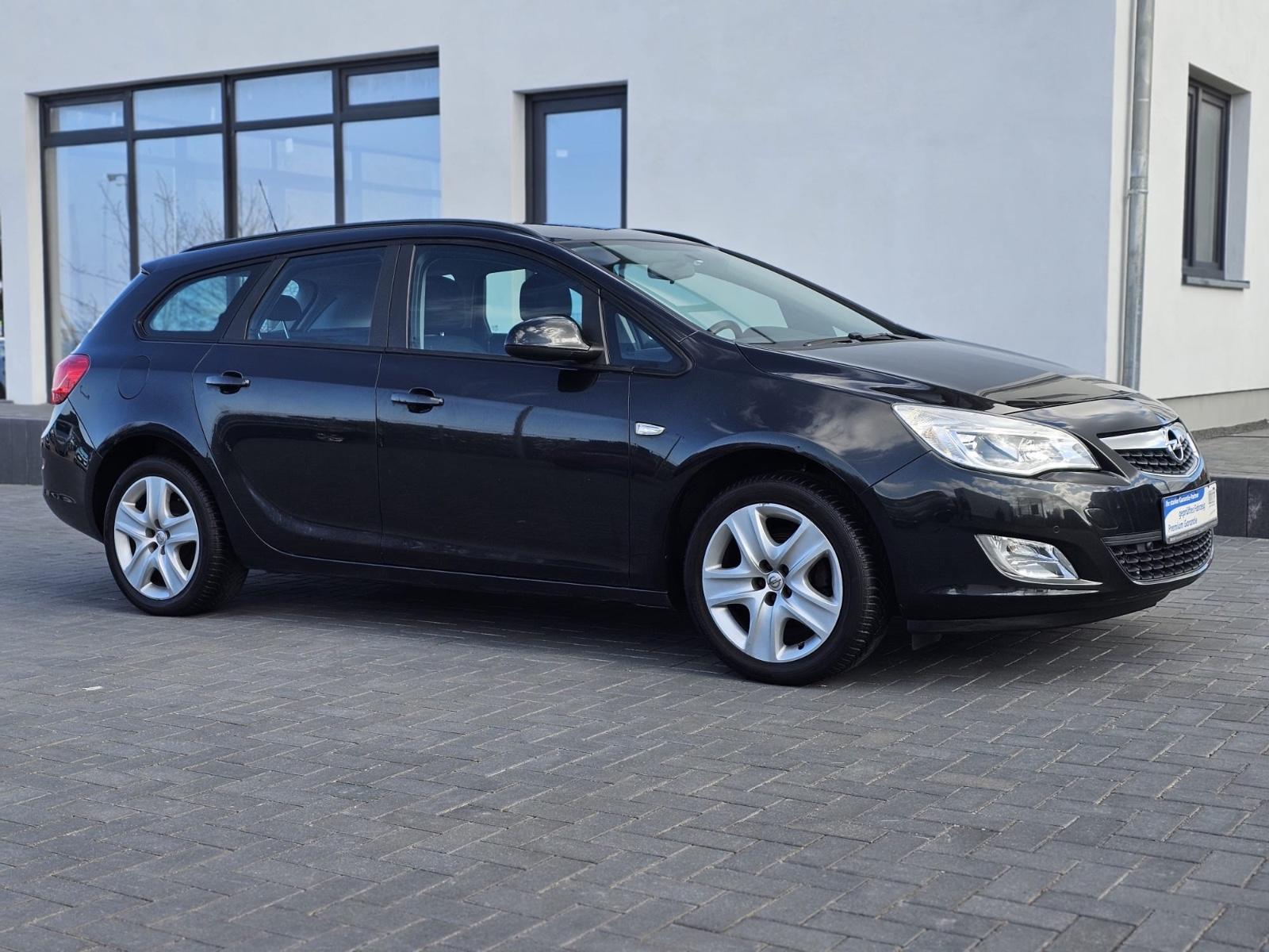 Opel Astra J Sports Tourer Edition TüV neu!
