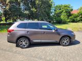 Mitsubishi Outlander Edition 100+ 4WD - Mitsubishi Outlander: Geländewagen