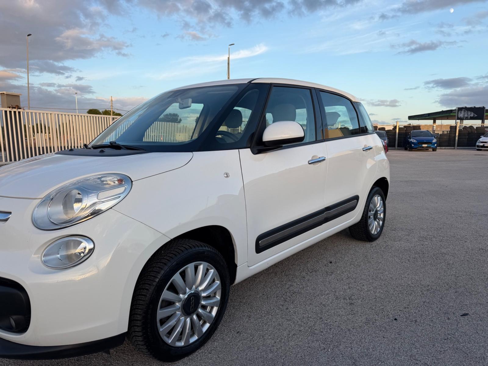 Fiat 500L 2015 — photo 13