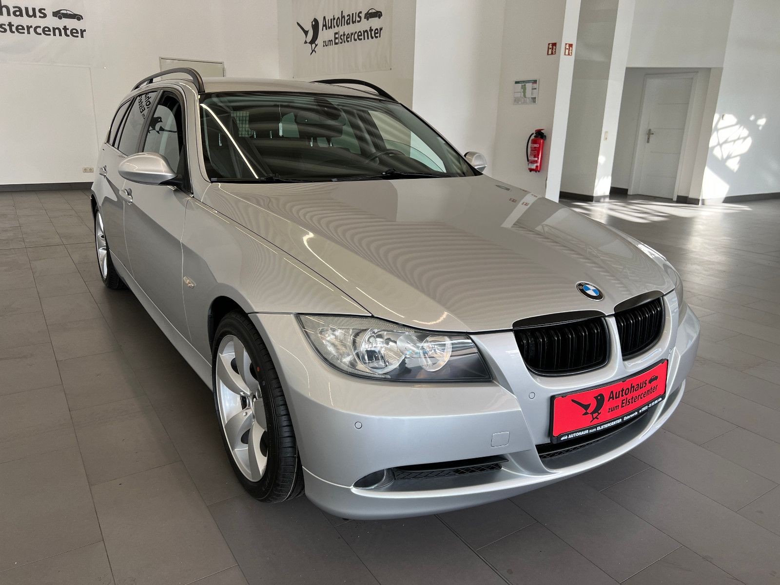 BMW 325i Touring Leder Automatik PDC SHZ