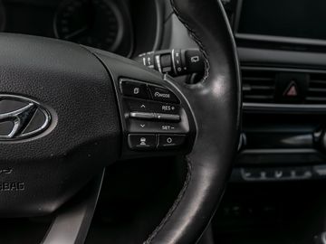 Hyundai Kona 1.6 Premium 4WD Fahrassistenz-Paket Kamera