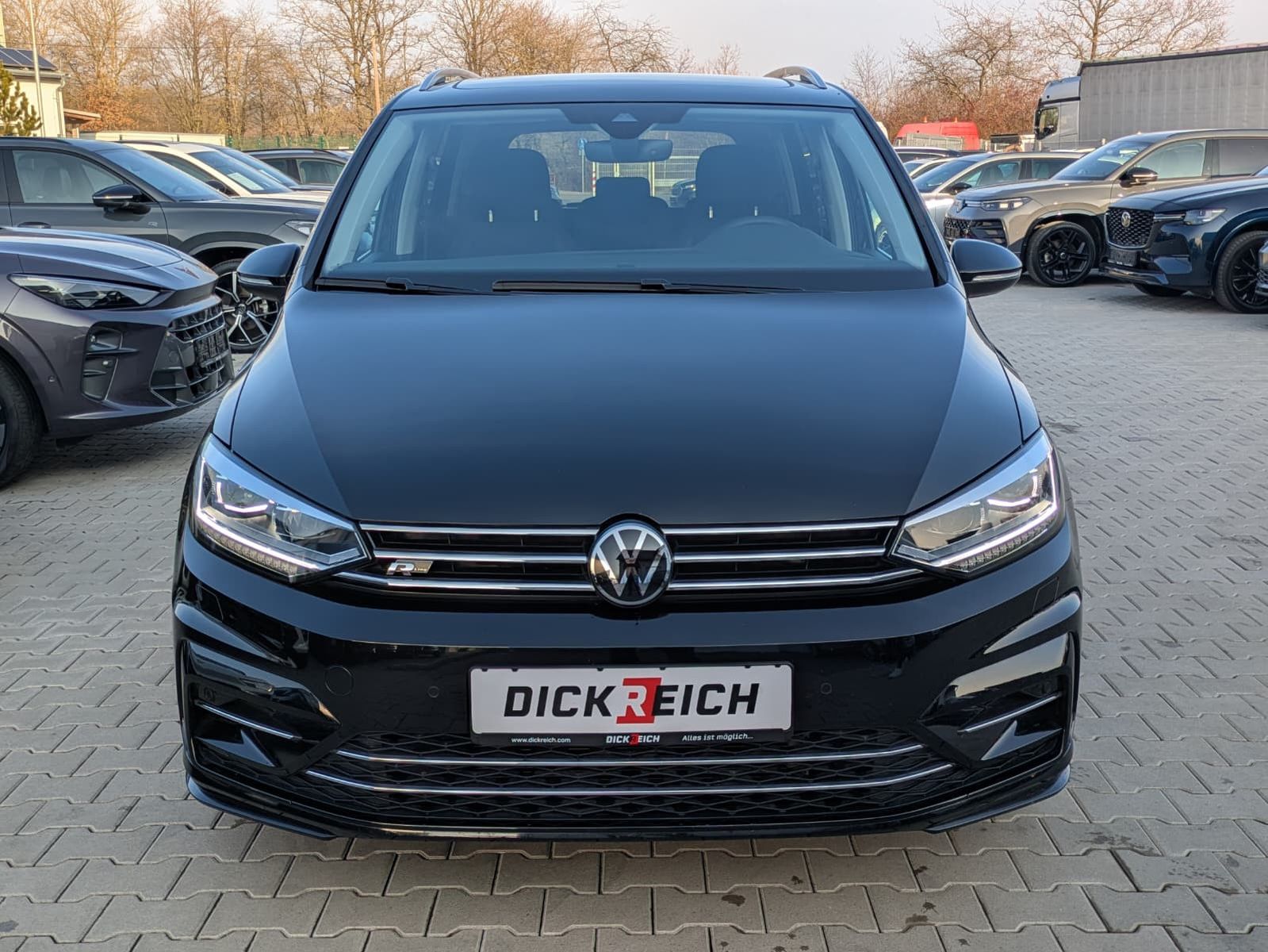 Fahrzeugabbildung Volkswagen Touran 2.0 DSG R-Line High. Pano 7-Si IQ.Dri AHK