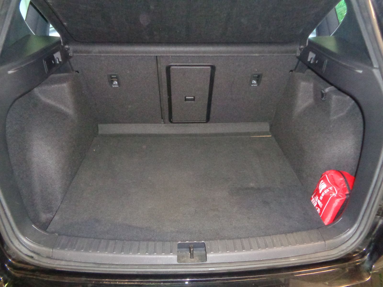 Fahrzeugabbildung SEAT Ateca Xcellence 4Drive / LED / PANO / NAVI
