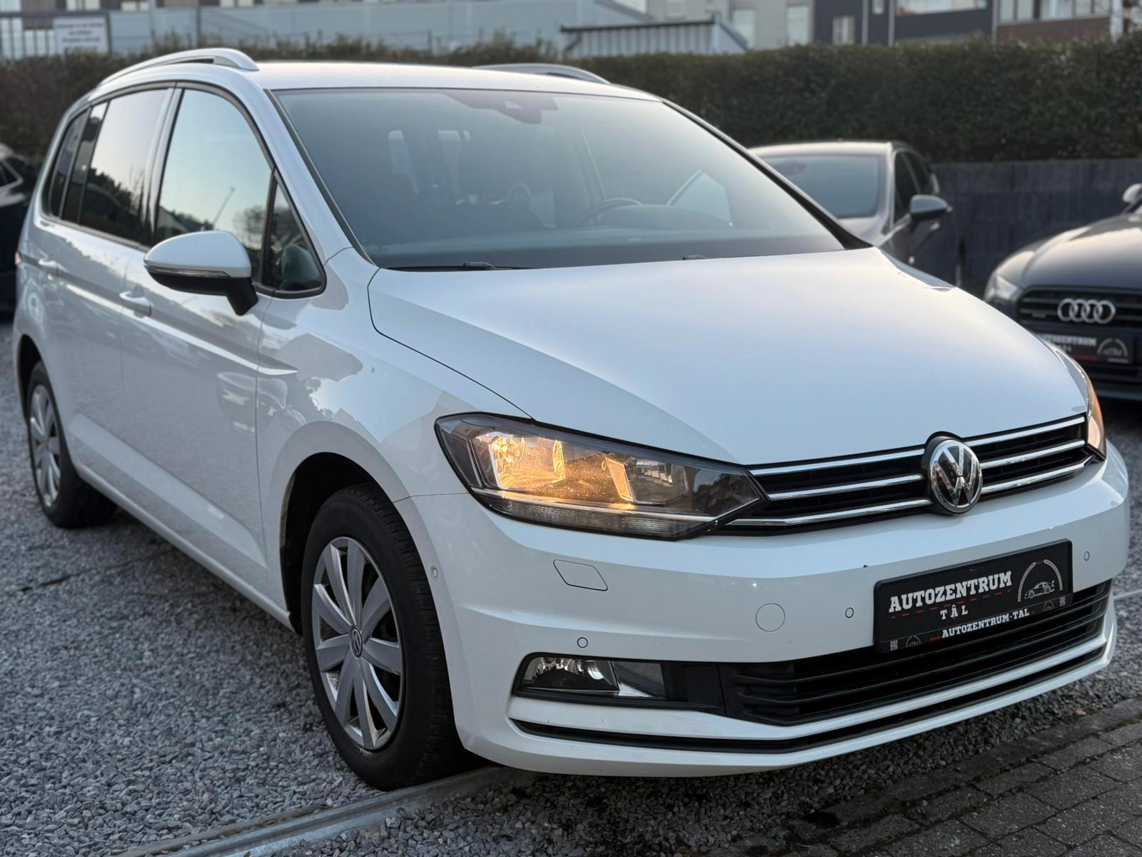 Volkswagen Touran Comfortline *1-HAND*ACC*SHG*KLIMA*AHK*SHZ