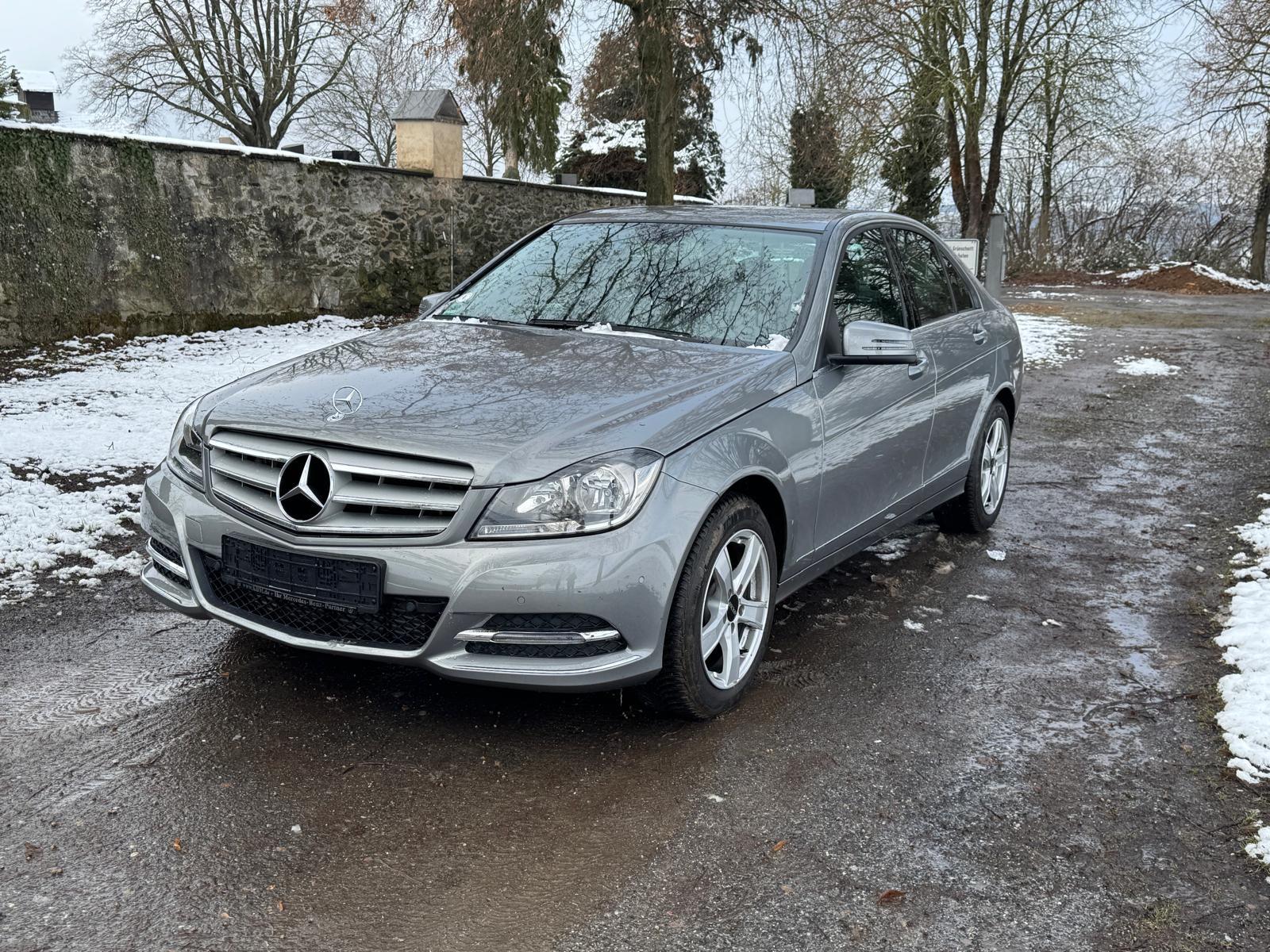Mercedes-Benz C 180 CGI BlueEfficiency