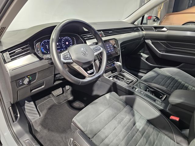 Volkswagen Passat 4Motion Sport Led Navi Leder AHK Kamera foto 16