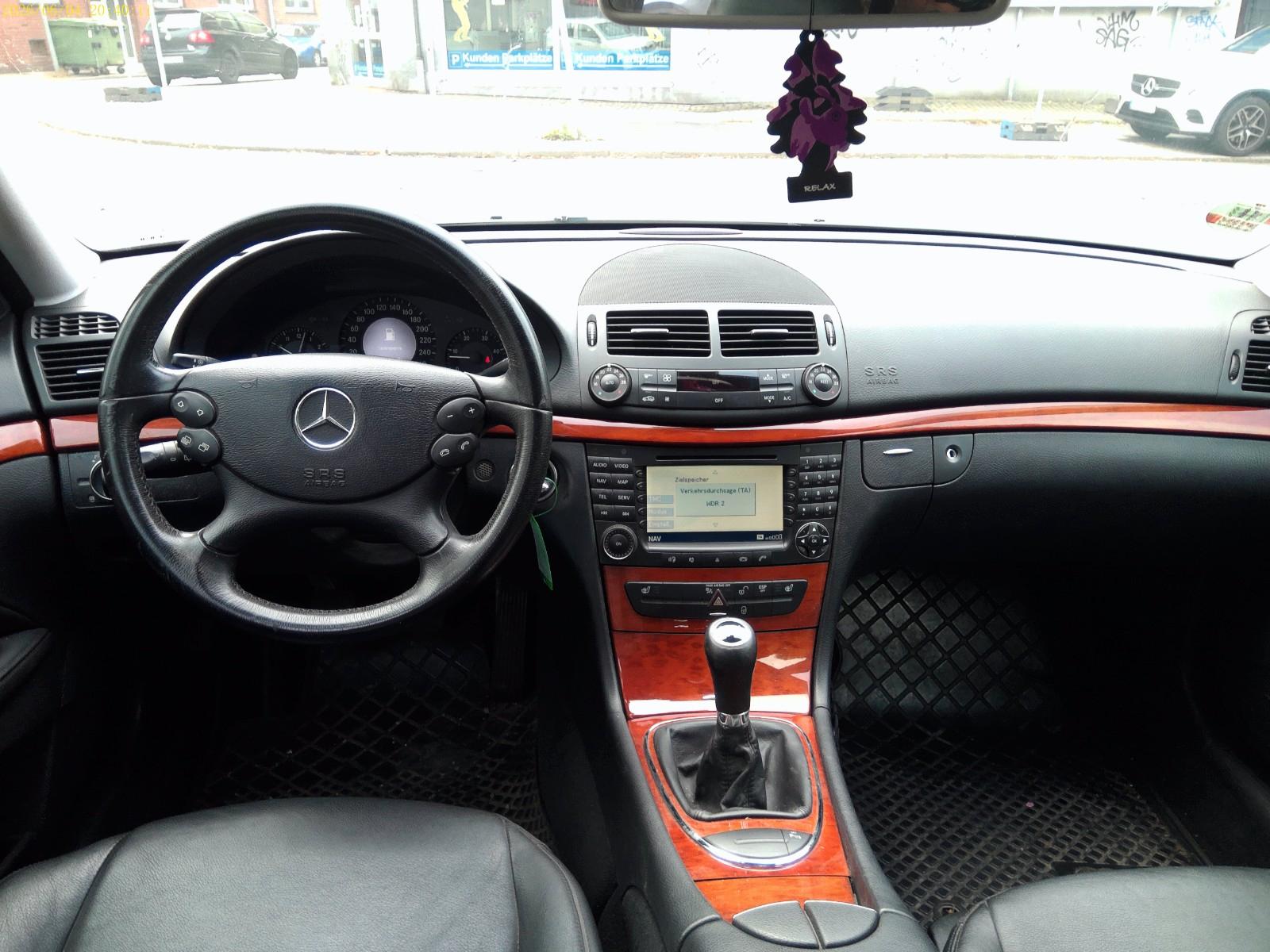 Mercedes-Benz E280 2008 — photo 12