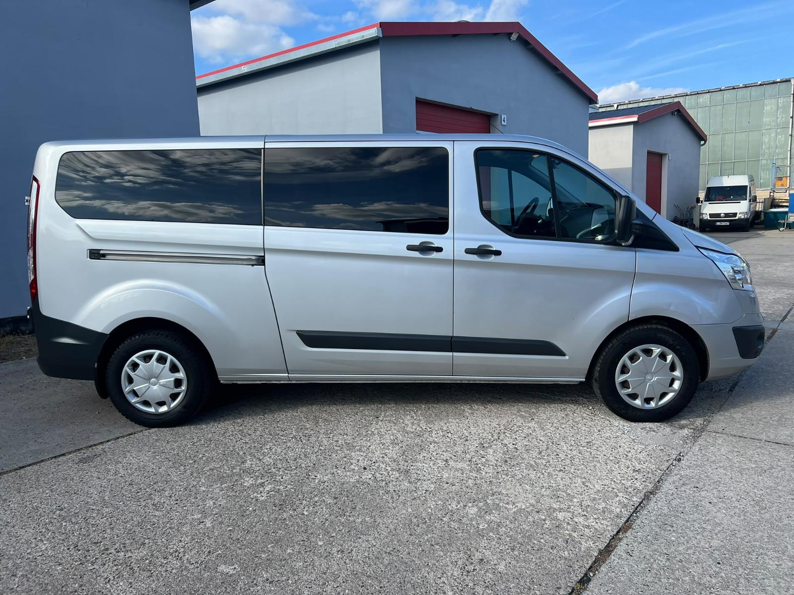 Ford Tourneo Custom L2 Lang 9Sitzer 2023 Motor Neu